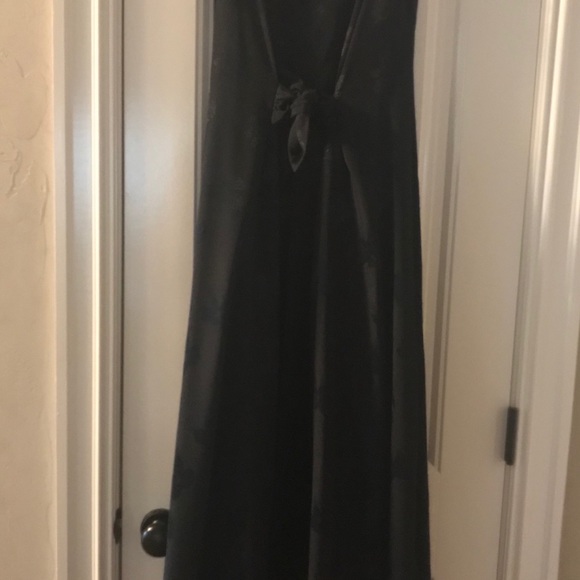 Beautiful Black Dress - Picture 3 of 4